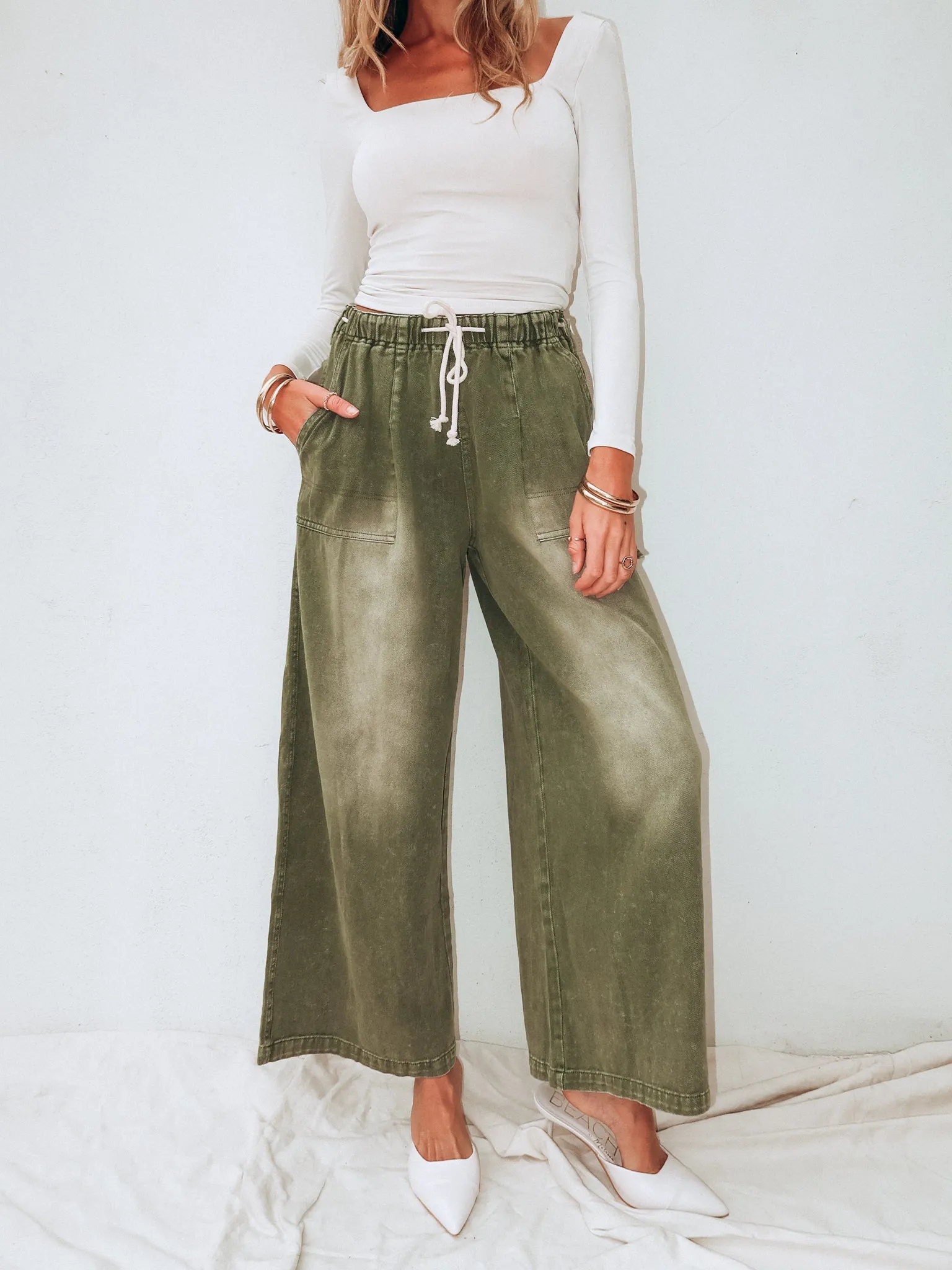 Nalai Drawstring Pants in Olive